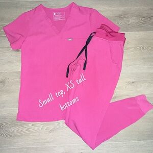 Figs Pink Scrub Set